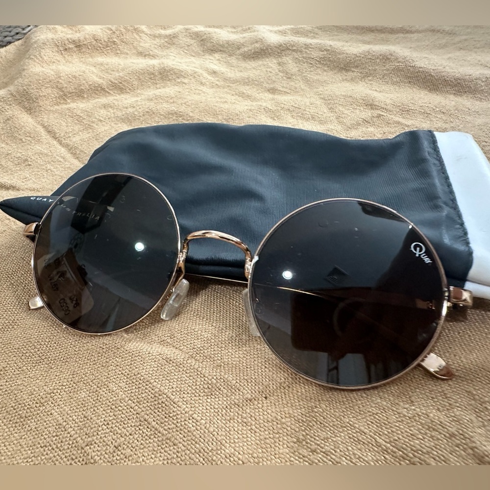 Quay round sunglasses
